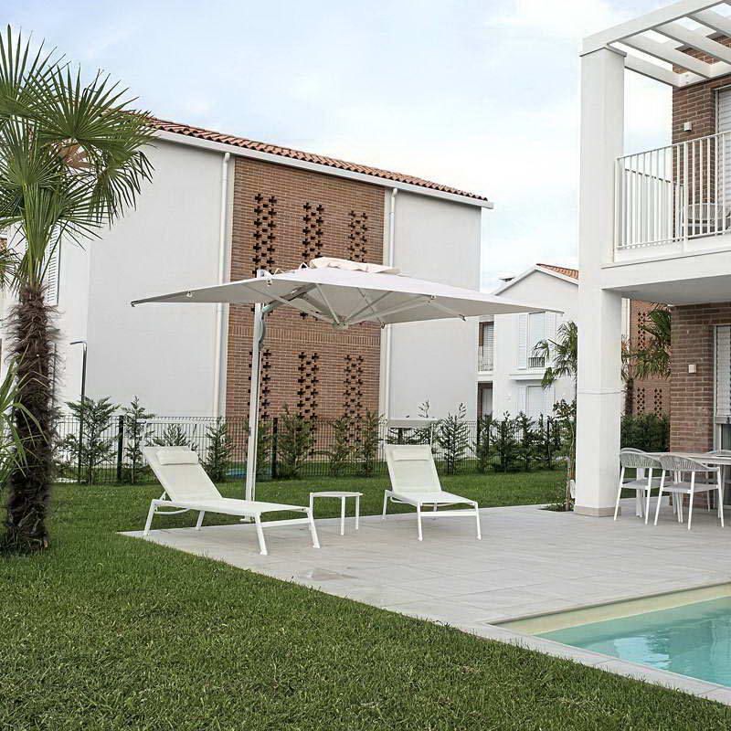 Astro Timber Gas-spring retractable parasol 3M with light LED kit, Aluminium frame in white, Cloth Color Beige - Image 2